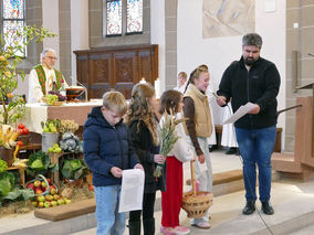 Familiengottesdienst zum Erntedankfest (© Karl-Franz Thiede)